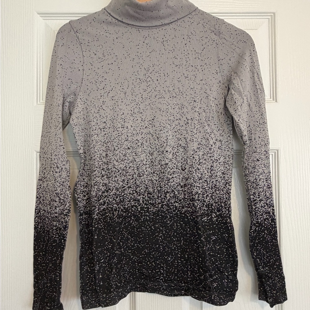 Athleta Light Gray Speckled Ribbed Turtleneck